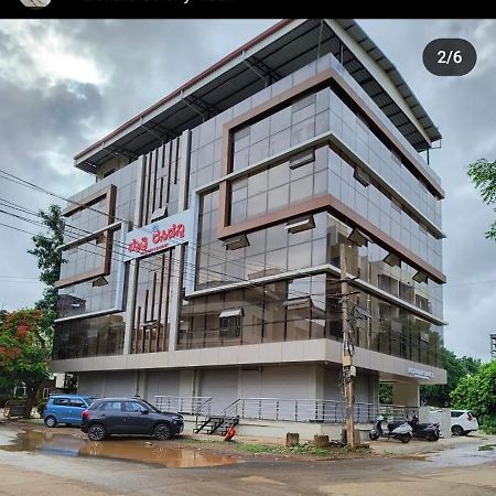 Mythri Residency Hotel ฮูบลิ ภายนอก รูปภาพ