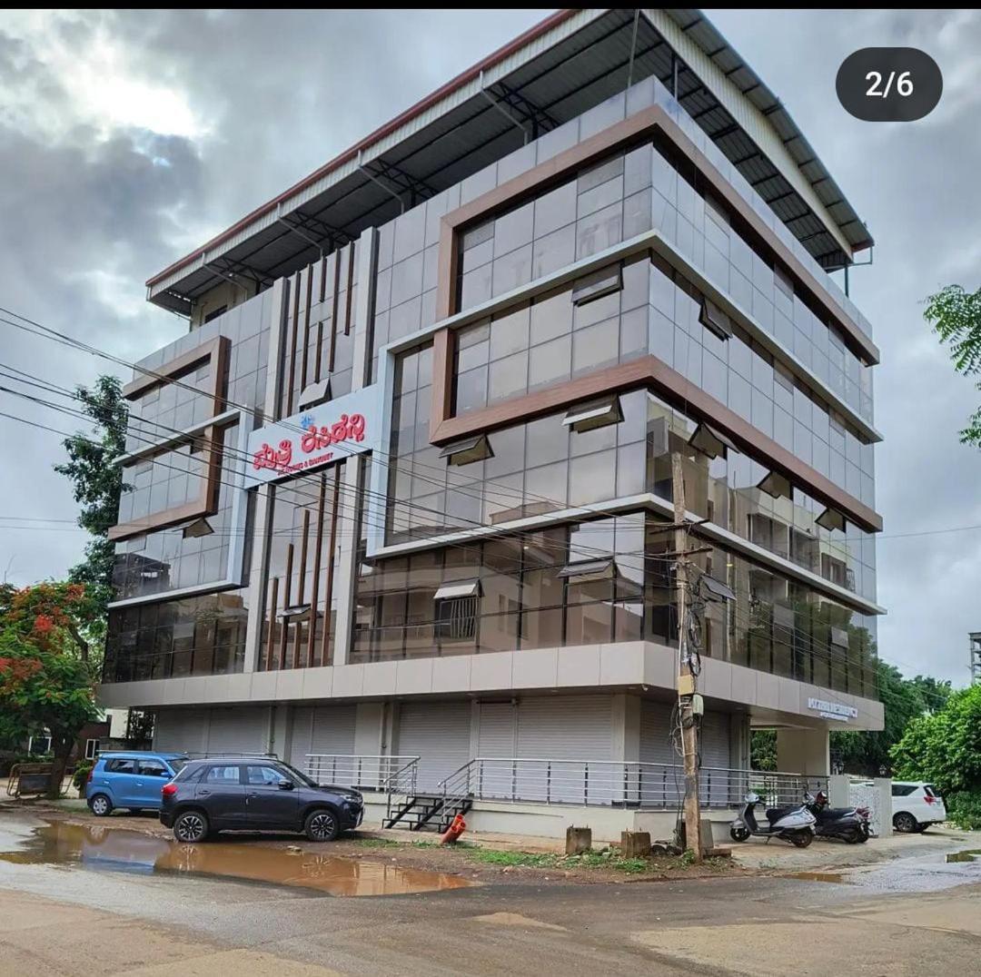Mythri Residency Hotel ฮูบลิ ภายนอก รูปภาพ