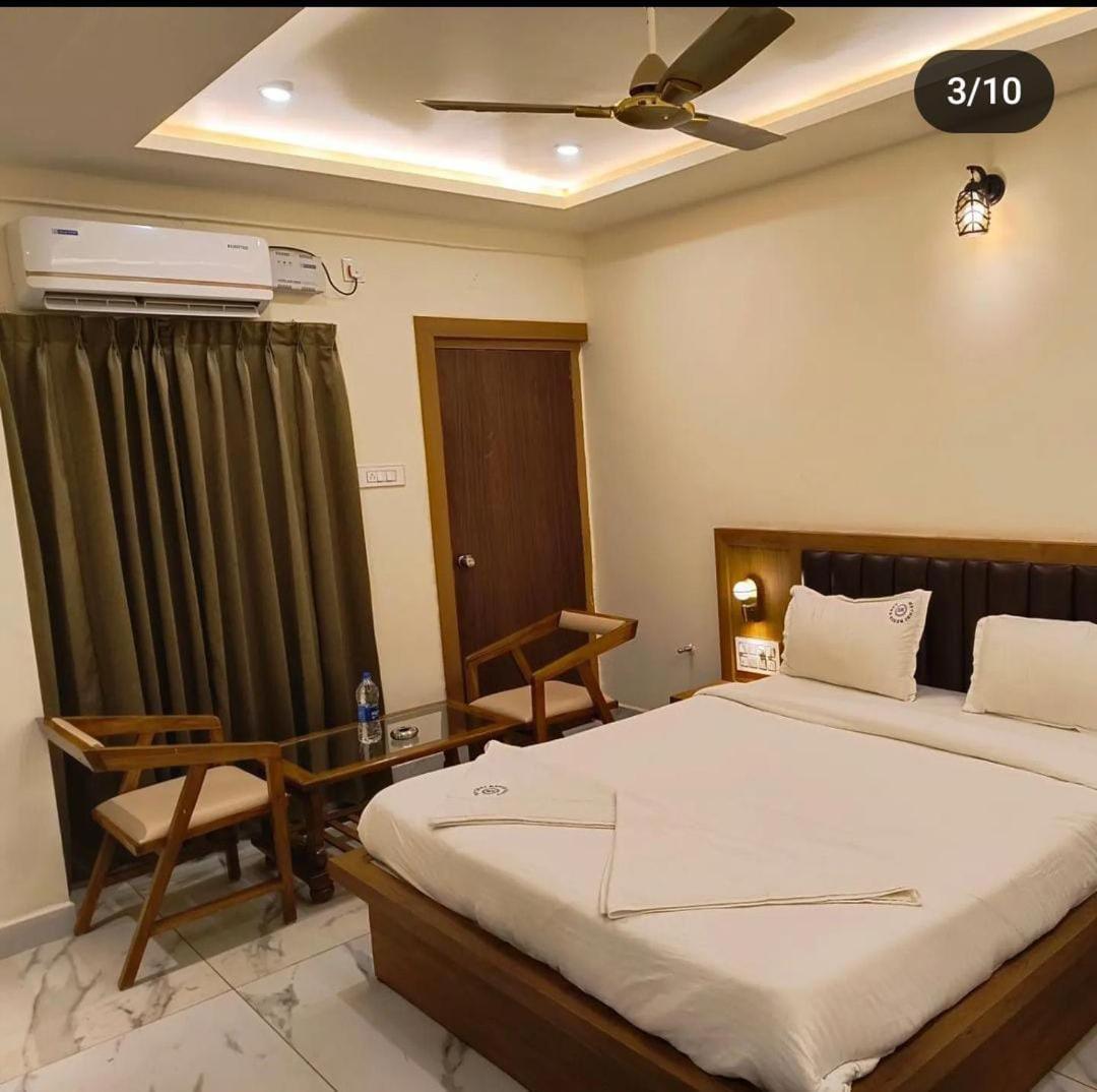 Mythri Residency Hotel ฮูบลิ ภายนอก รูปภาพ